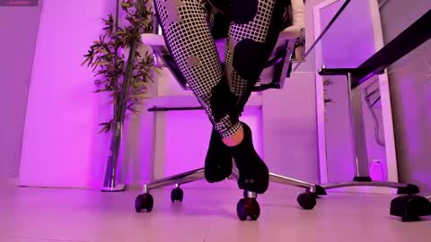 HANNAH HOWELL online show from February 2025 09:42:02 AM