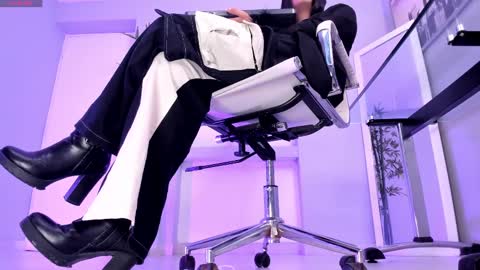 HANNAH HOWELL online show from February 2025 09:22:01 AM