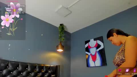 HANNAH MILLER online show from November 2025 11:54:01 AM