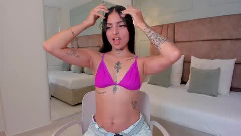 Hannah Milton online show from September 2025 09:39:02 PM