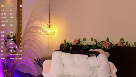 Hannah Williams online show from October 2025 09:36:01 PM