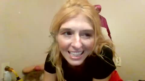Snapshot of hannahkisses4u chatting on October 2025 07:42:02 AM hannahkisses4u online show from October 2025 07:42:02 AM