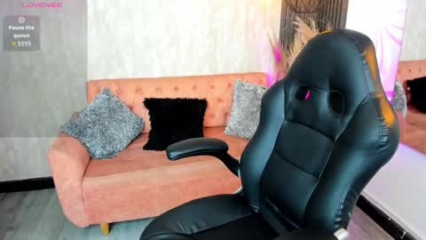 Snapshot of hannawells_ chatting on November 2025 08:44:01 PM Hanna online show from November 2025 08:44:01 PM