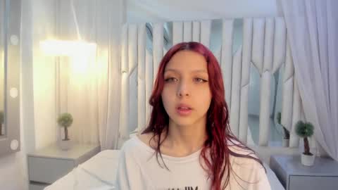 Hanni  online show from February 2025 11:16:02 AM