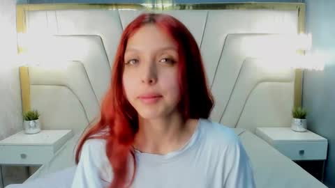 Hanni  online show from February 2025 05:21:01 PM