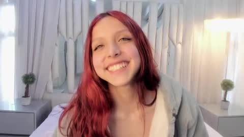 Hanni  online show from February 2025 05:27:01 PM