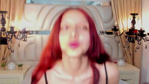 Hanni  online show from February 2025 11:09:02 AM
