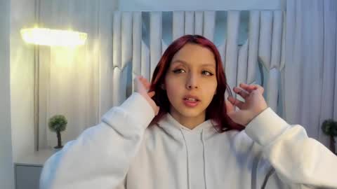 Hanni  online show from February 2025 10:58:01 AM