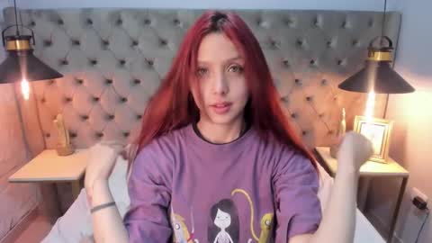 Hanni  online show from March 2025 02:37:02 PM
