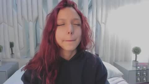 Hanni  online show from March 2025 05:22:02 PM