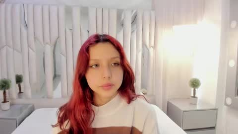 Hanni  online show from March 2025 05:28:01 PM