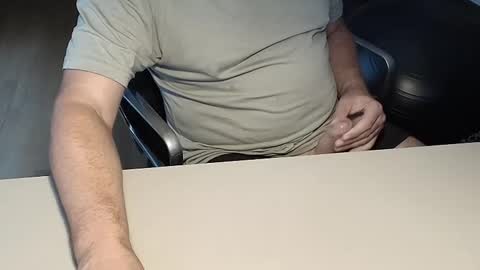 Snapshot of happybugger chatting on September 2025 03:24:02 PM Cum for you online show from September 2025 03:24:02 PM