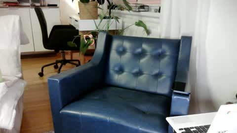 Snapshot of hard_out_here chatting on October 2025 10:42:02 PM Chris online show from October 2025 10:42:02 PM