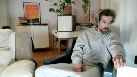 Snapshot of hard_out_here chatting on October 2025 05:13:01 PM Chris online show from October 2025 05:13:01 PM