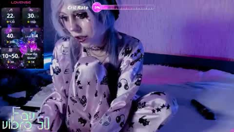 Mia online show from October 2025 10:36:01 PM