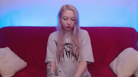 Snapshot of hardcore_x chatting on November 2025 10:43:02 PM Emily online show from November 2025 10:43:02 PM