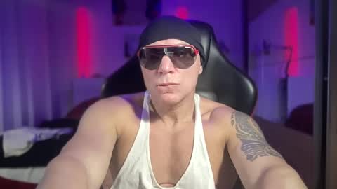 Snapshot of hardmattsteel chatting on February 2025 02:32:02 PM MATTSTEEL - ITALIAN STALLION online show from February 2025 02:32:02 PM