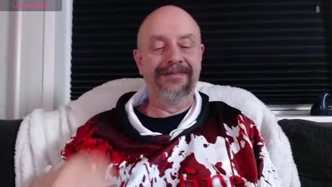 MrLazy online show from December 2024 09:17:01 PM