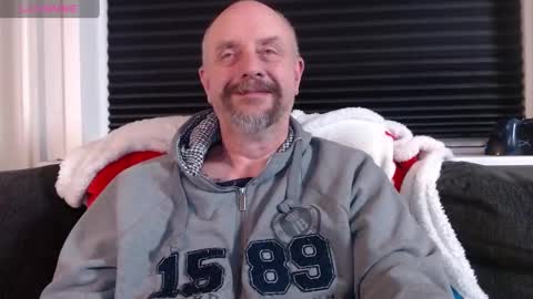 MrLazy online show from December 2024 07:00:01 PM