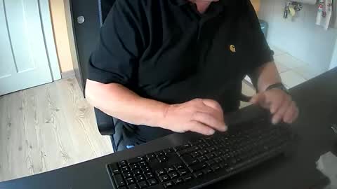 hardy3251 online show from September 2025 10:17:01 AM