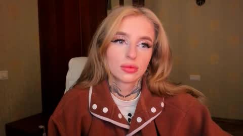 Julia online show from October 2025 05:39:02 AM