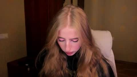 Julia online show from November 2025 05:30:02 AM