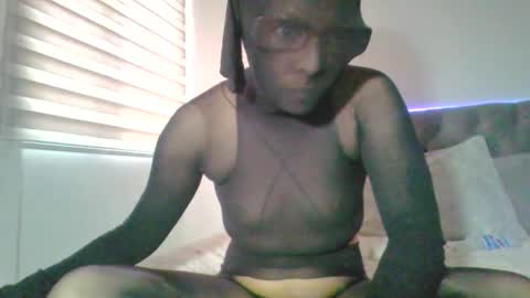 Emma online show from November 2025 07:24:02 PM