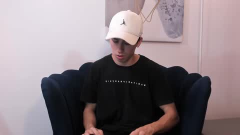 Snapshot of harry_klein chatting on October 2025 02:43:02 AM H K online show from October 2025 02:43:02 AM