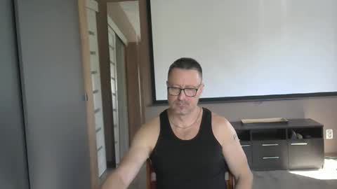 HarrySnake online show from September 2025 10:03:02 AM