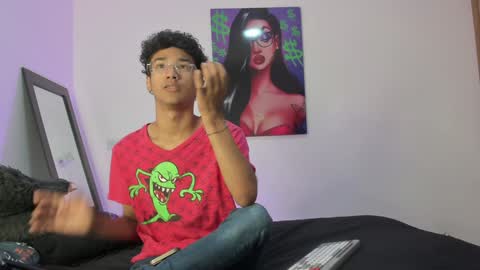 Snapshot of harrytwink18 chatting on January 2025 01:42:01 PM HARRY online show from January 2025 01:42:01 PM