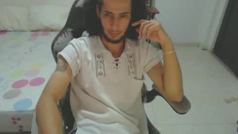 Snapshot of hasani_savala chatting on October 2025 04:57:02 AM Hasani online show from October 2025 04:57:02 AM