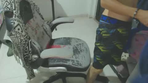 Snapshot of hasani_savala chatting on October 2025 05:10:01 AM Hasani online show from October 2025 05:10:01 AM