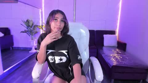 Snapshot of hasleycarter chatting on October 2025 04:37:02 AM HasleyCarter online show from October 2025 04:37:02 AM