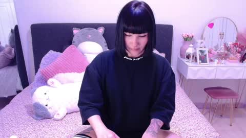 petunia  online show from December 2024 01:07:02 AM