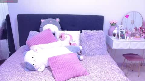 petunia  online show from December 2024 04:31:02 AM
