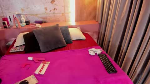 haylenpark online show from September 2025 10:03:02 AM