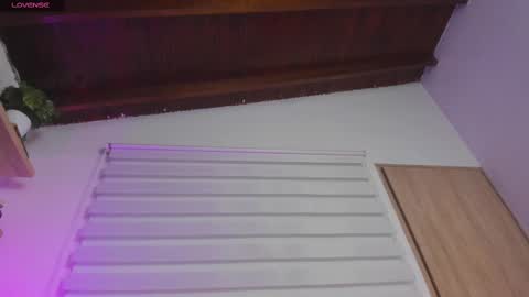 Im Hazel online show from March 2025 02:14:02 AM