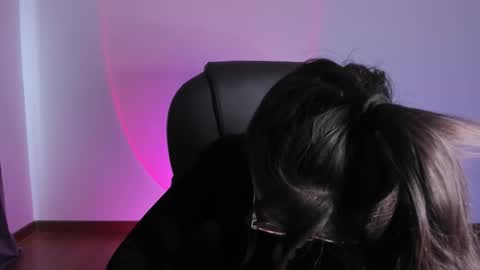 HazelKush online show from September 2025 08:01:02 PM