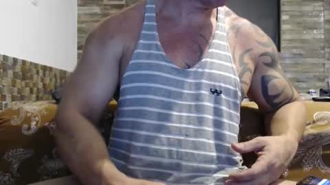 Snapshot of healedcarioca chatting on October 2025 05:04:02 PM Brazilian bigdick online show from October 2025 05:04:02 PM