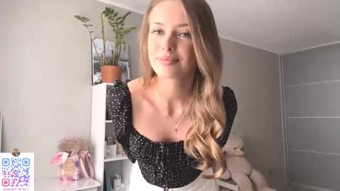 Mona online show from October 2025 09:40:01 AM