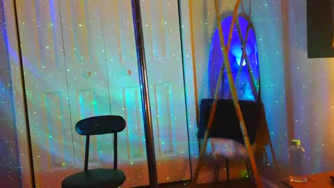 Snapshot of heavenllyy chatting on October 2025 03:28:02 AM Heavenllyy online show from October 2025 03:28:02 AM