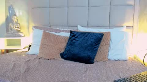 Snapshot of hecate1_ chatting on October 2025 09:11:01 PM Keira Hecate online show from October 2025 09:11:01 PM