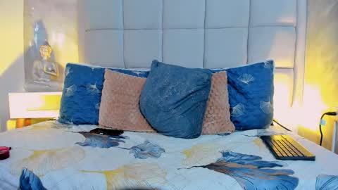 Snapshot of hecate1_ chatting on October 2025 08:06:02 PM Keira Hecate online show from October 2025 08:06:02 PM