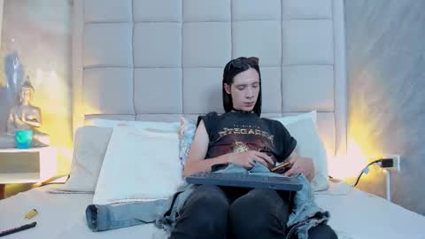 Snapshot of hecate1_ chatting on October 2025 08:31:01 PM Keira Hecate online show from October 2025 08:31:01 PM