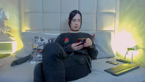 Snapshot of hecate1_ chatting on October 2025 08:09:02 PM Keira Hecate online show from October 2025 08:09:02 PM