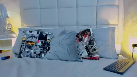 Snapshot of hecate1_ chatting on November 2025 09:03:01 PM Keira Hecate online show from November 2025 09:03:01 PM