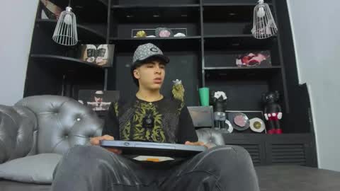 heellboy_ online show from October 2025 07:25:02 PM