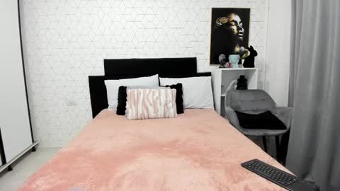 Snapshot of heidixcutie chatting on November 2025 05:08:02 AM Heidi online show from November 2025 05:08:02 AM