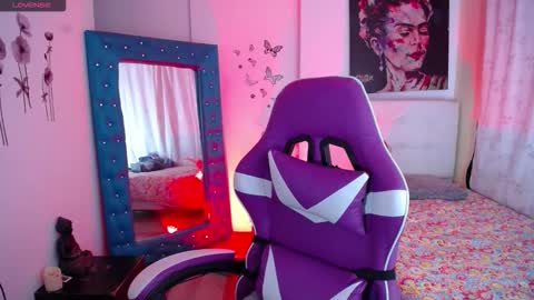 Snapshot of heidy_7 chatting on October 2025 01:18:01 PM Heidy online show from October 2025 01:18:01 PM