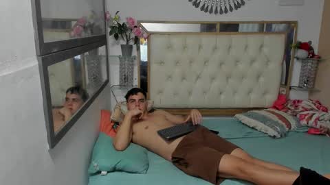 heiker_ online show from October 2025 03:19:01 AM